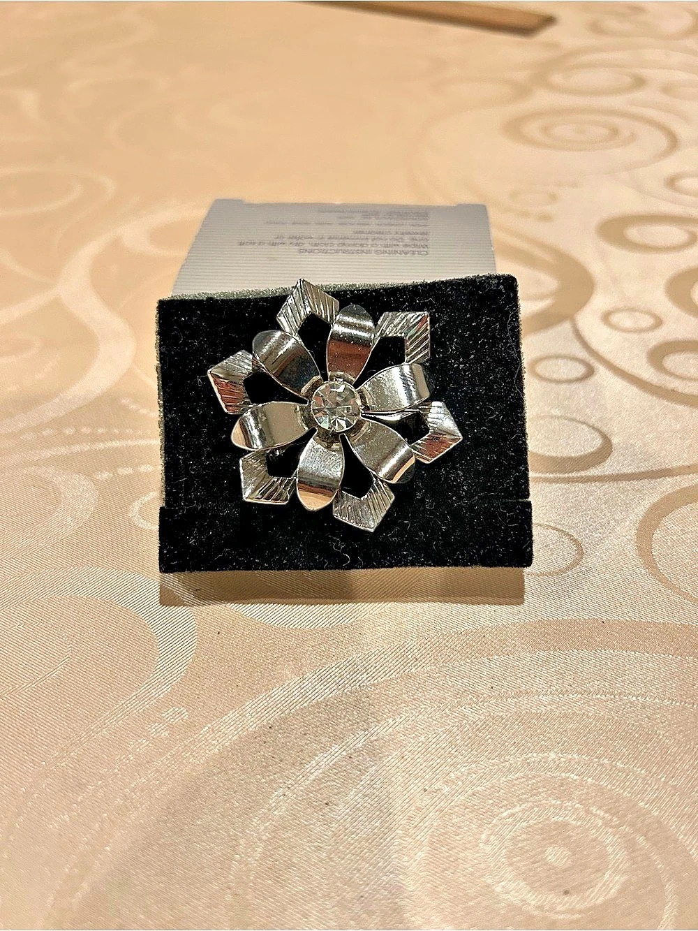Silver Flower Brooch Like New